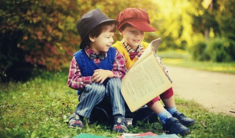 Dix façons d’aider votre enfant à tomber amoureux de la lecture