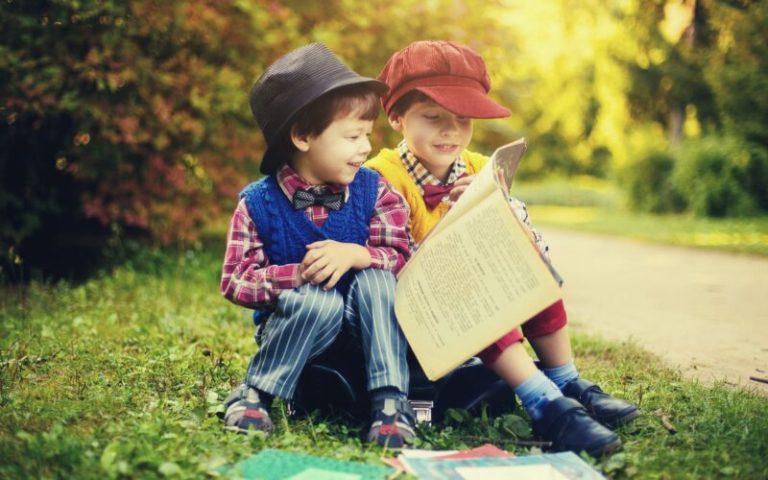 Dix façons d’aider votre enfant à tomber amoureux de la lecture