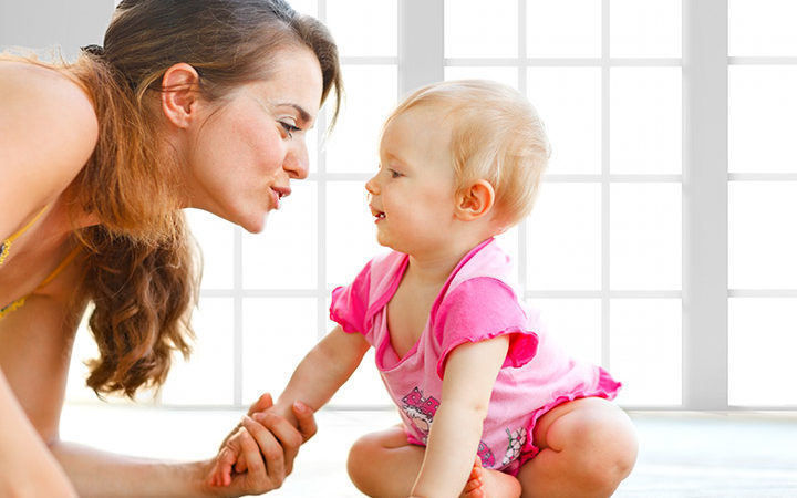 Le développement social et émotionnel des bébés de 9 à 12 mois