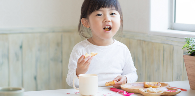 Faites en sorte que votre enfant prenne un petit-déjeuner